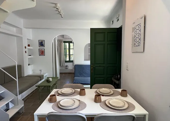 Apartment Two And An Arch - Ariadne And Aristeidis