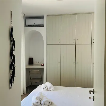 Two And An Arch - Ariadne And Aristeidis * 레팀노