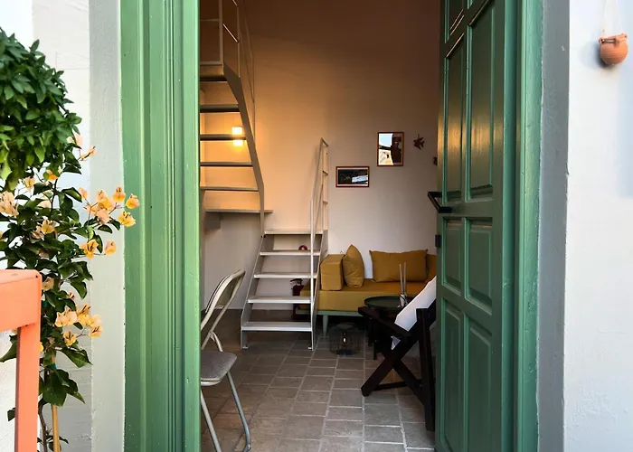 Two And An Arch - Ariadne And Aristeidis * Ретимно